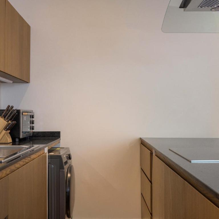 Modern Condo 200m from Beach & 5th Ave - Apartamento de 2 dormitorios con terraza - 14