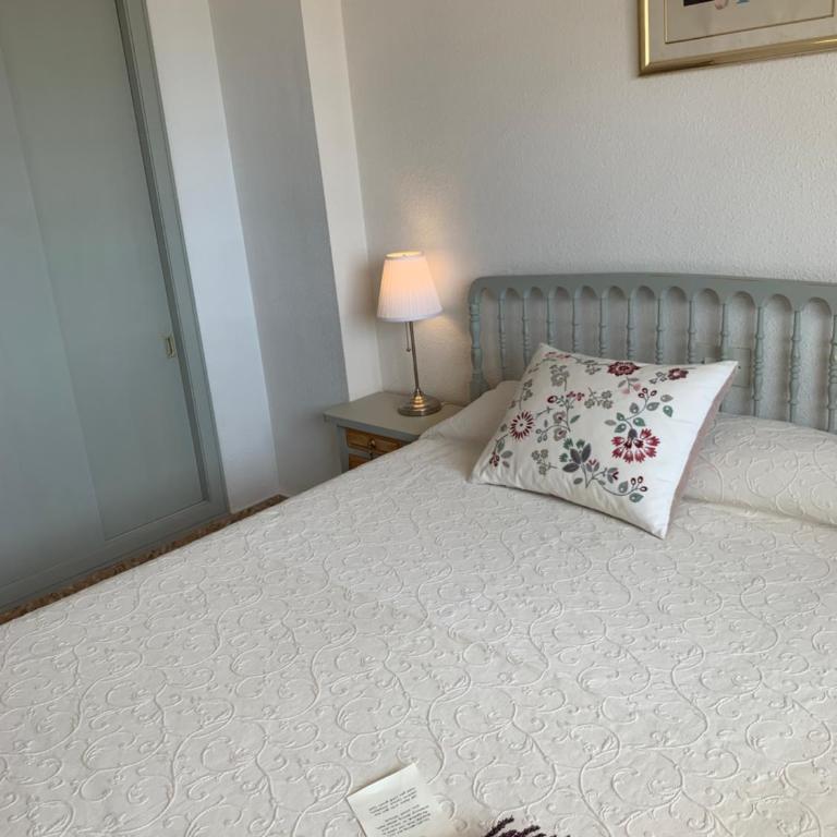 PRIMERA LINEA DE PLAYA con garaje - Apartamento de 2 dormitorios con balcón y vistas al mar - 23