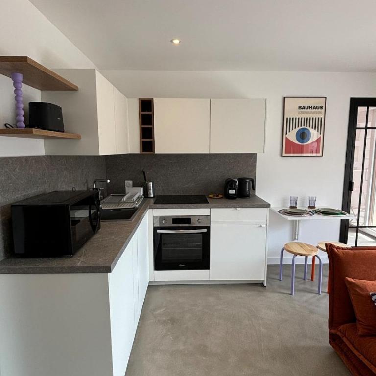 Le BAUHAUS appart moderne et rénové avec parking - Apartment mit 1 Schlafzimmer - 5