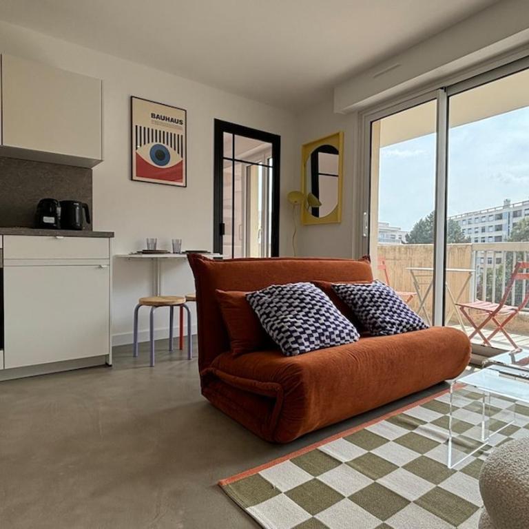 Le BAUHAUS appart moderne et rénové avec parking - Apartment mit 1 Schlafzimmer - 3