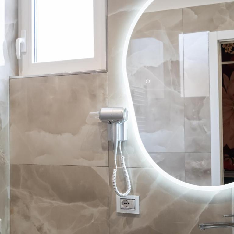 Bhr Brancaccio 83 - Camera Matrimoniale con Letto Supplementare - 26