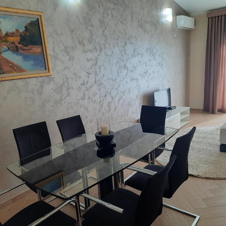 Apartments Val - Two-Bedroom Apartment with Sea View - 9
