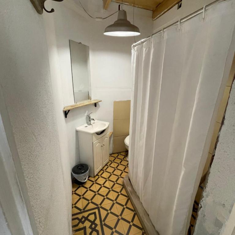 Casa Alvear - Habitación Doble con baño privado - 10