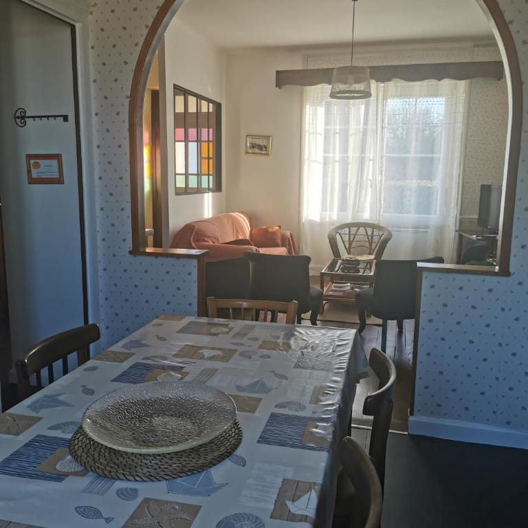 Maison bretonne traditionnelle - Four-Bedroom Vacation Home - 6