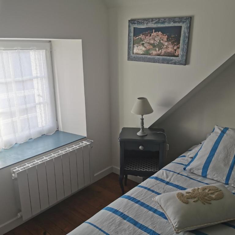Maison bretonne traditionnelle - Four-Bedroom Vacation Home - 3