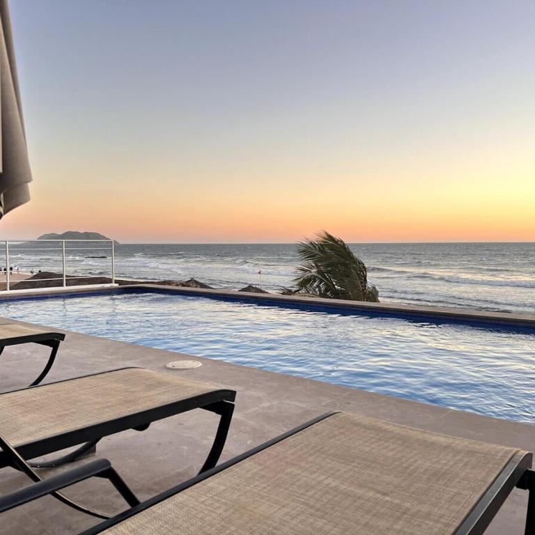 Condo Playa & Waterfront Heated Alberca - Two-Bedroom Apartment - 21