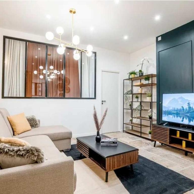 Keyz - Spacious 2 Bedrooms in Le Marais - Two-Bedroom Superior Apartment - 1