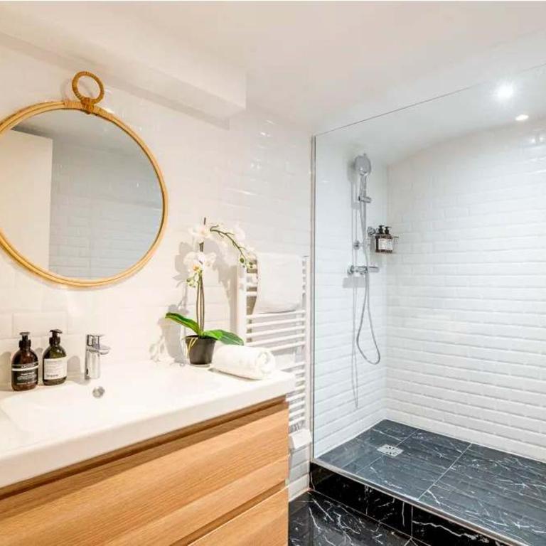 Keyz - Spacious 2 Bedrooms in Le Marais - Two-Bedroom Superior Apartment - 13