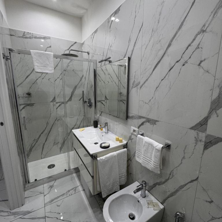 Lady Mary's Luxury Suites - Camera Matrimoniale con Bagno Privato - 7