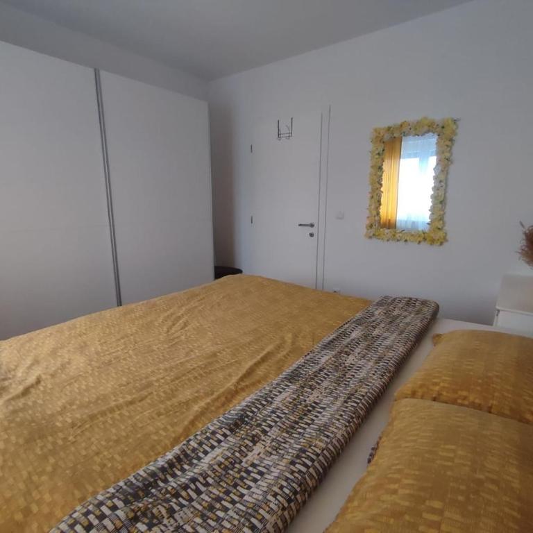 Apartman Sedra - Two-Bedroom Apartment with Terrace - 10
