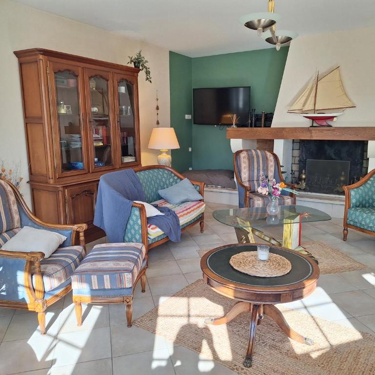 La Tourelle, demeure de charme, piscine, billard, grand jardin - Villa Supérieure - 3