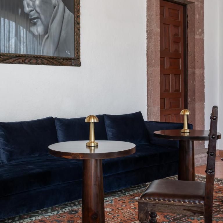 Casa Pedro Vargas, 6BR Estate with Hot Tub & Modern Comforts - Villa - 10