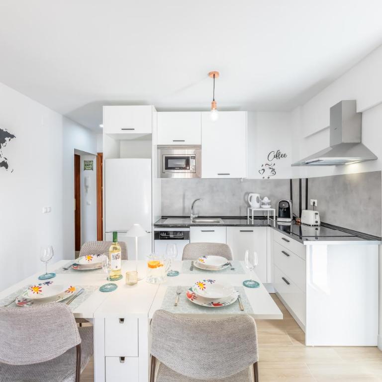 Casa Pepa, Old Town Marbella by Kura Homes - Three-Bedroom Apartment - 3