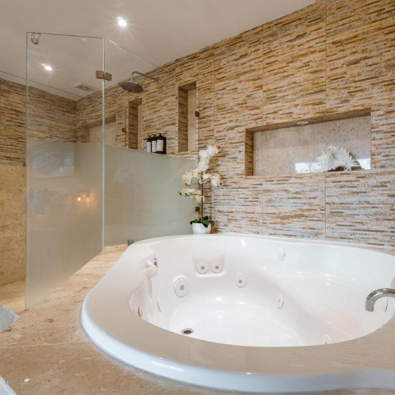 Rojo Manglar Acapulco - Suite Deluxe con bañera de hidromasaje - 4