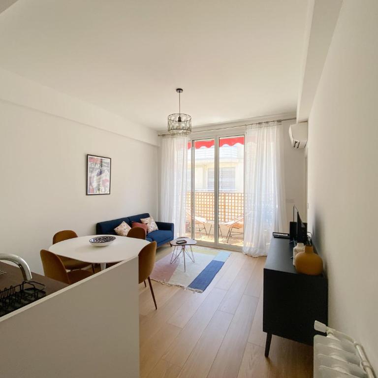 Mediterranee - un trois pièces à deux pas de la plage - Appartement 2 Chambres - 1