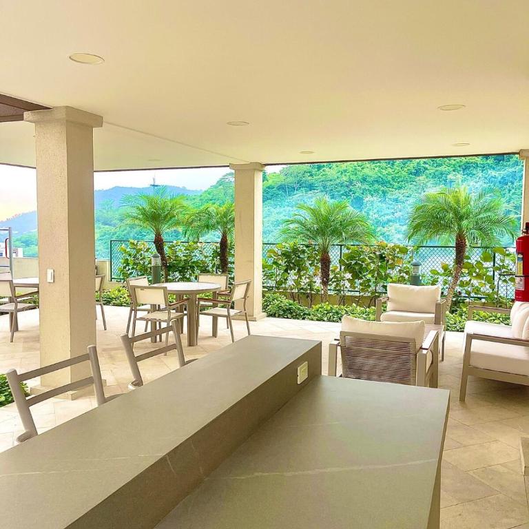 Departamento con vista panorámica, Parqueo, Piscina - Apartamento de 2 dormitorios - 30