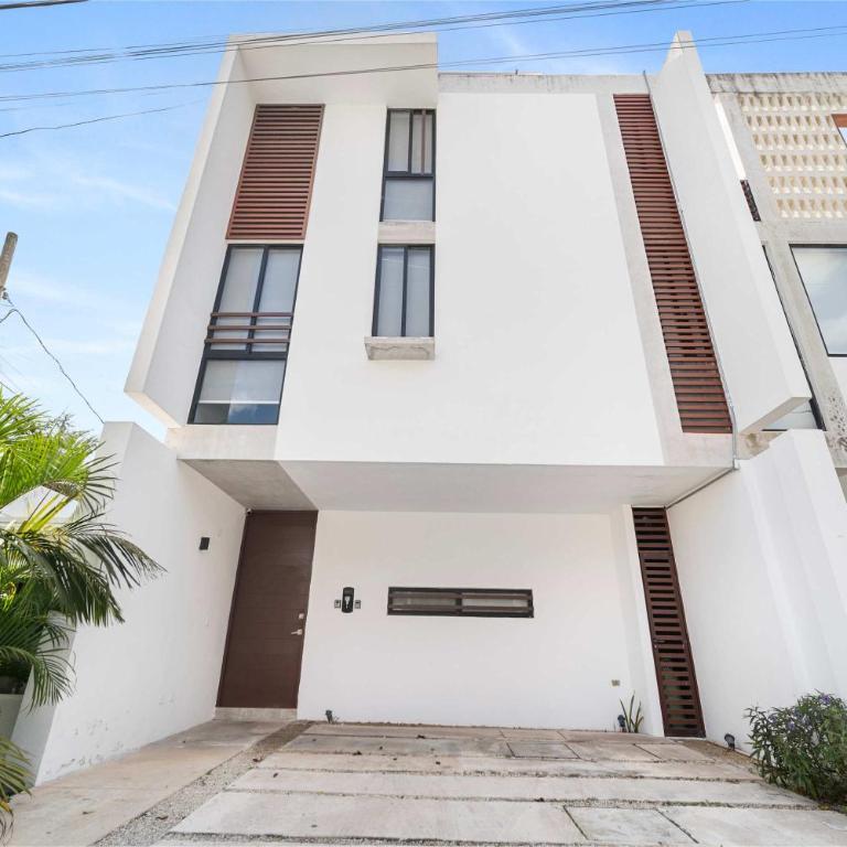 Sunny Mérida Getaway: Spacious 3BR with Pool - Apartamento de 3 dormitorios - 2