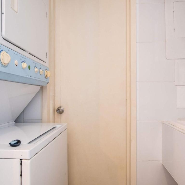 Impeccable 2BR with Charming Balcony in CTG - Breathtaking 2BR w/ Charming Balcony in CTG - 28