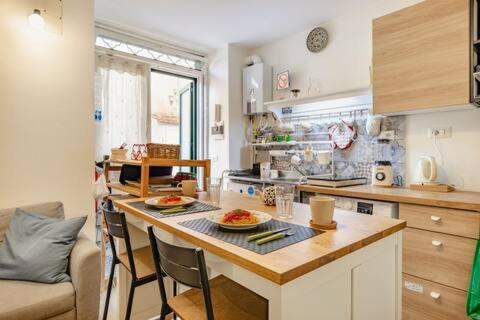 Central studio at Pedestrian Characteristic Area - Casa Vacanza Luz - Appartamentino su 2 Livelli - 4