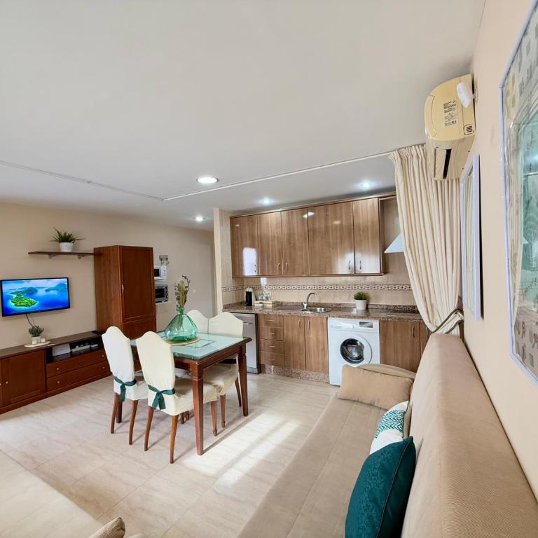 Charming apartment carihuela, best location - Apartamento de 1 dormitorio - 7