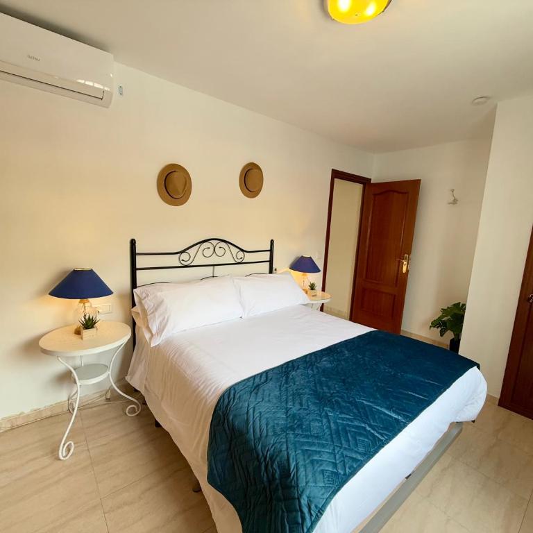 Charming apartment carihuela, best location - Apartamento de 1 dormitorio - 9