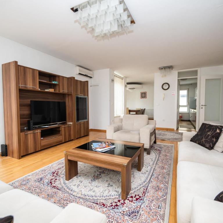 Spacious & Modern Apartment in the City Centre - Apartman sa 3 Spavaće Sobe - 8