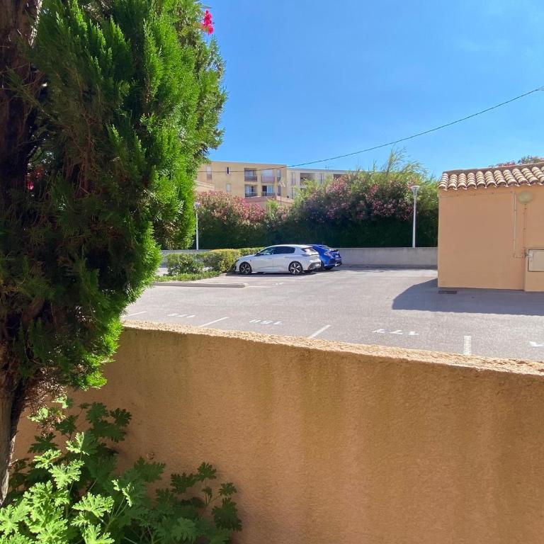 Spacieux T3, 6 Pers. avec Terrasse et Parking entre Plage et Port - FR-1-798-16 - Appartement - 12