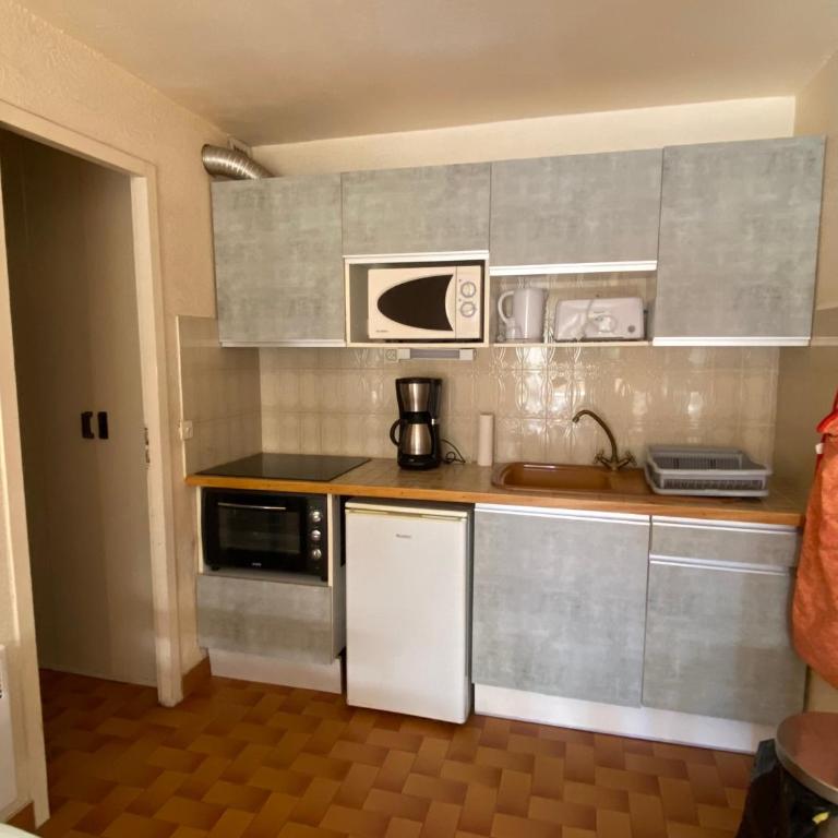 Spacieux T3, 6 Pers. avec Terrasse et Parking entre Plage et Port - FR-1-798-16 - Appartement - 16
