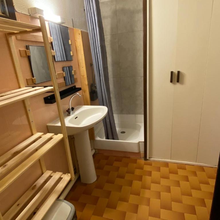 Spacieux T3, 6 Pers. avec Terrasse et Parking entre Plage et Port - FR-1-798-16 - Appartement - 21