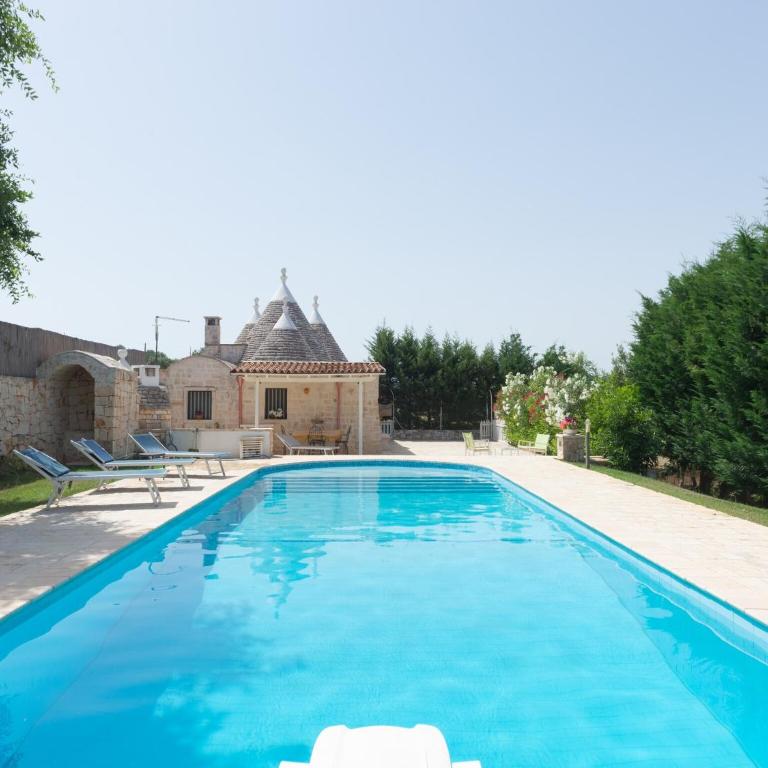 Holiday Home in Valle d'Itria with Pool - Two-Bedroom Trullo House - 1