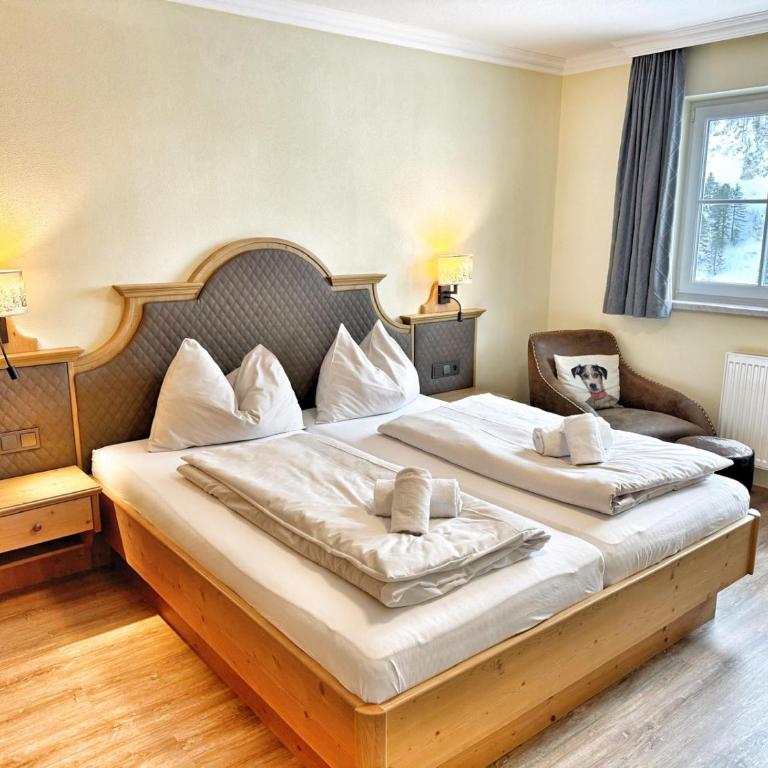 Hubertus Alpine Living - Doppelzimmer mit Bergblick - 3