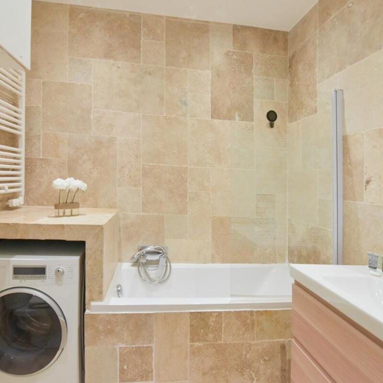 VIEUX MURS - Brand new flat for 4, AC, WIFI center old Antibes - Appartement 1 Chambre - 15