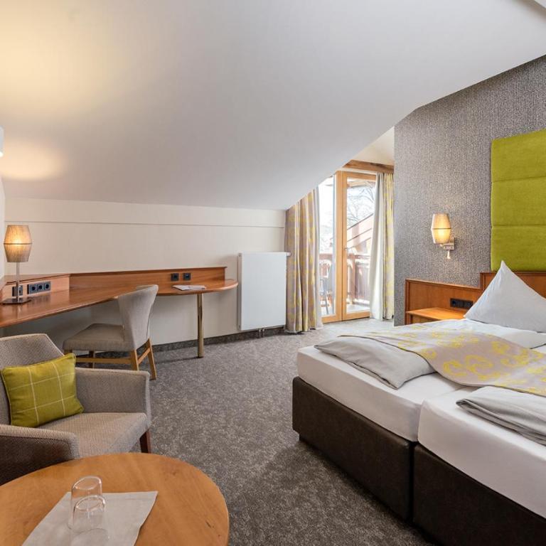 Hotel Königgut - Deluxe Doppel-/Zweibettzimmer mit Balkon - 3