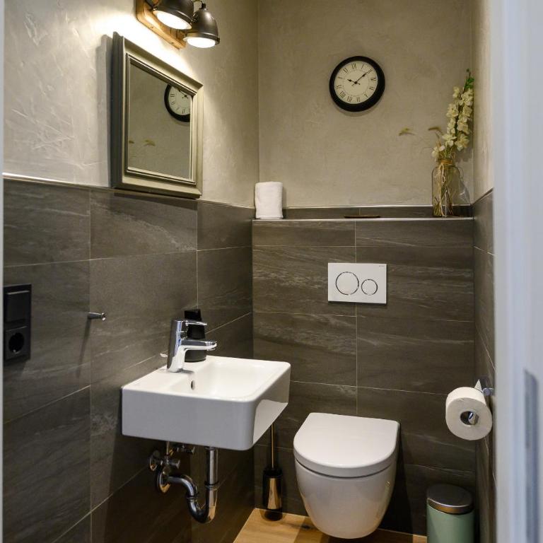 Das Loft - Two-Bedroom Apartment - 33