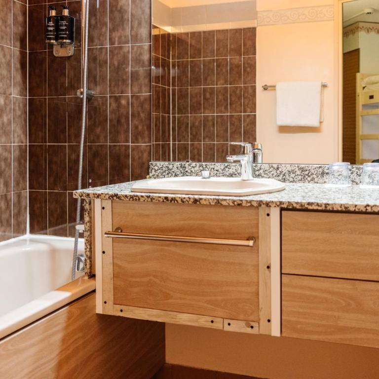 Lake Hotel Courchevel 1850 - Chambre Double Privilège avec Balcon - Vue sur Lac - 18