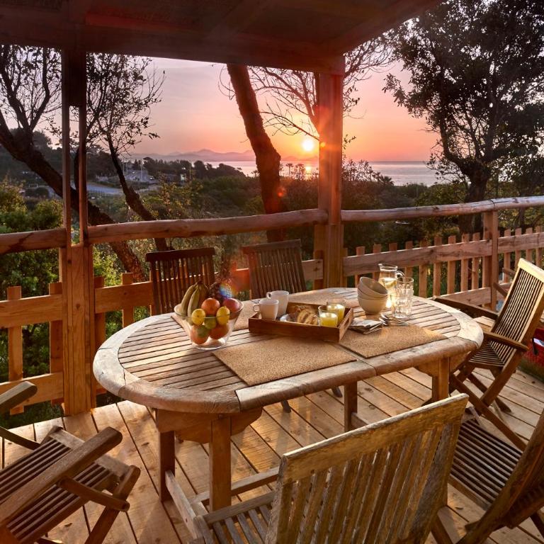 Camping Au Paradis des Campeurs Premium - Lodge Deluxe - Vue Panoramique sur Mer - 1