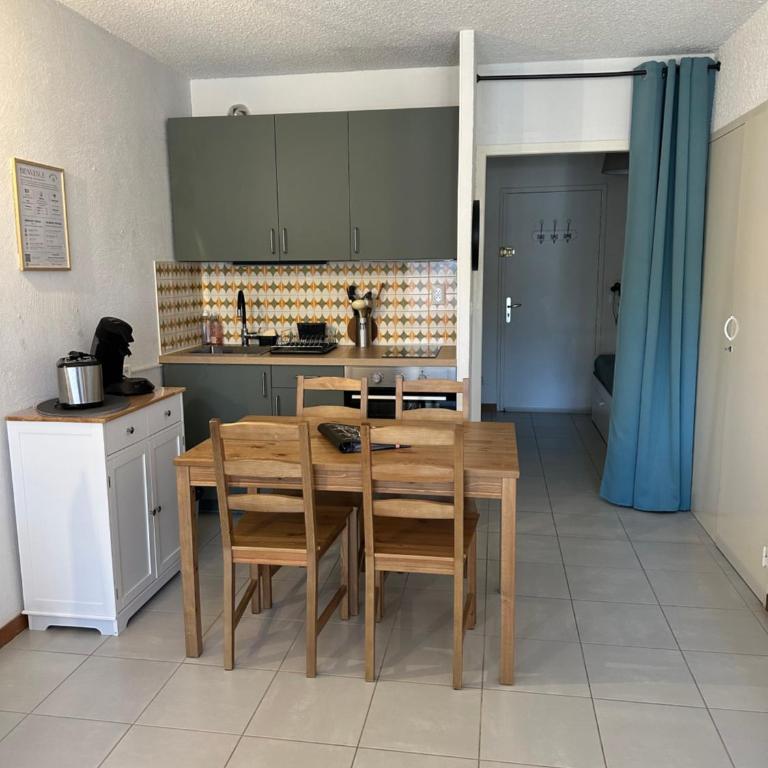 Charmant appartement cosy, terrasse proche des pistes et du centre du village - WIFI gratuit - Estudio con vistas a las montañas - 5