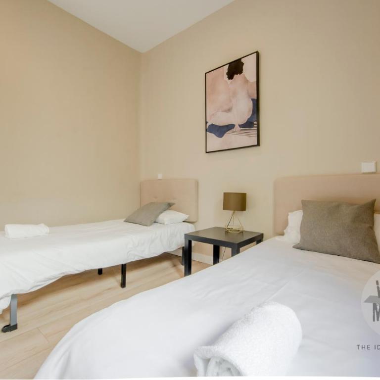 Vive la esencia de Madrid para 7 en Santa Ana 6 - Apartamento - 23