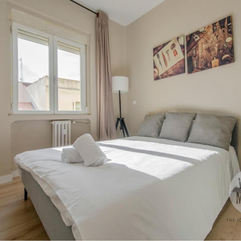 Vive la esencia de Madrid para 7 en Santa Ana 6 - Apartamento - 12