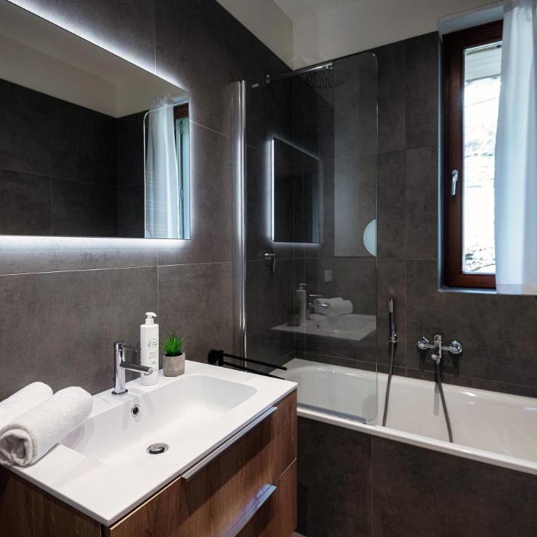 Bella Vita - by MyHomeInComo - Apartment mit 2 Schlafzimmern und Terrasse - 57