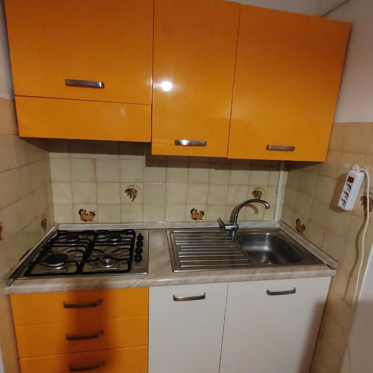 Capitol - Two-Bedroom Apartment - 2