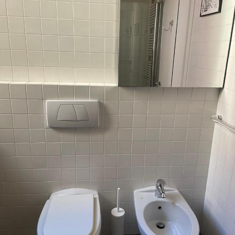 Santo Stefano Square - Appartamento con 2 Camere da Letto - 15