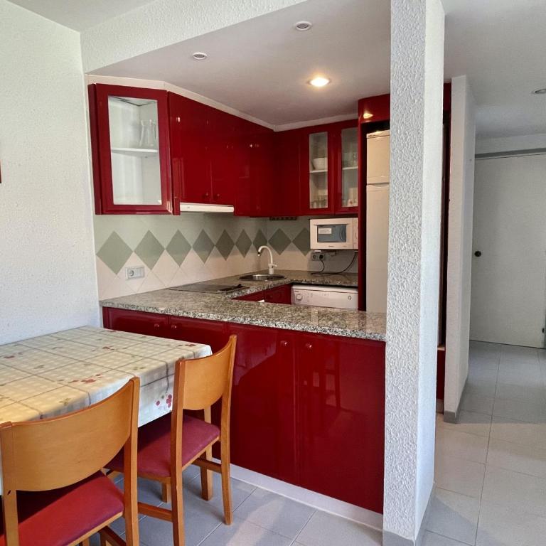 Illa Mar Dor 237 - Two-Bedroom Apartment with Balcony - 12