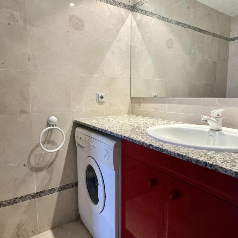Illa Mar Dor 237 - Two-Bedroom Apartment with Balcony - 21