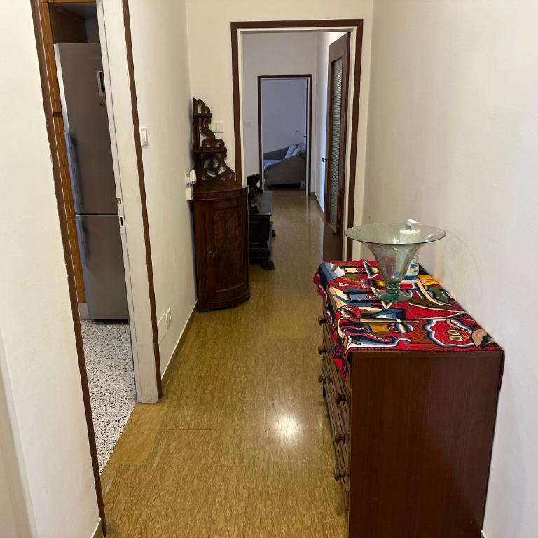 BOLOGNA MAGGIORE comoda al CENTRO di tutto - Three-Bedroom Apartment - High Floor - 26