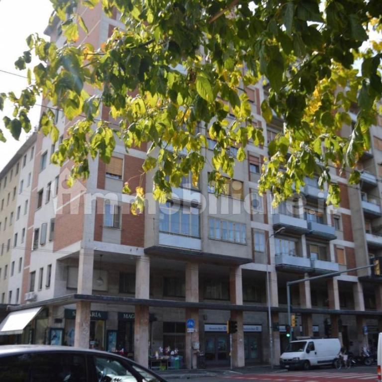 BOLOGNA MAGGIORE comoda al CENTRO di tutto - Three-Bedroom Apartment - High Floor - 4