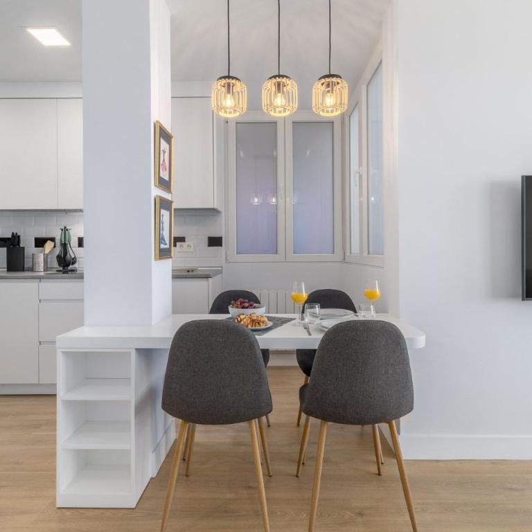 Apartamento Cercano las 4 torres - Two-Bedroom Apartment - 5