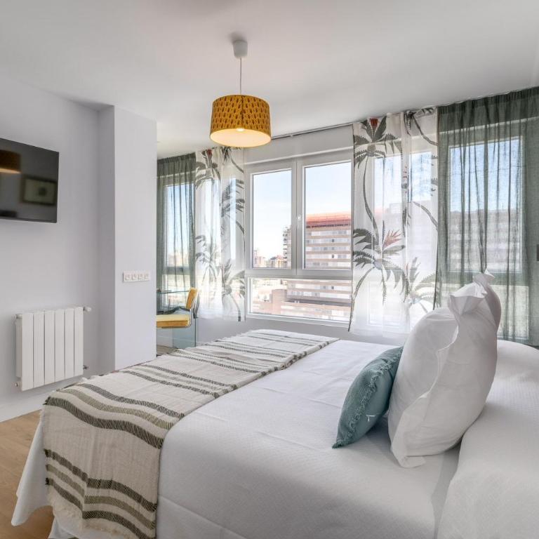 Apartamento Cercano las 4 torres - Two-Bedroom Apartment - 11