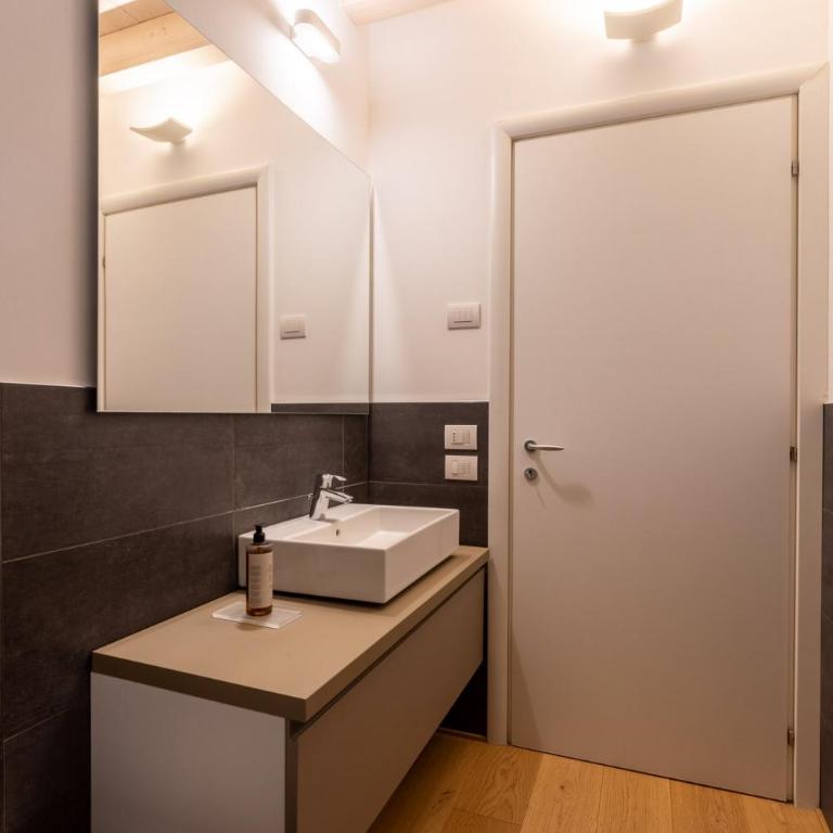Yourbanflat Piazza dei Signori 1 - Appartamento - 24