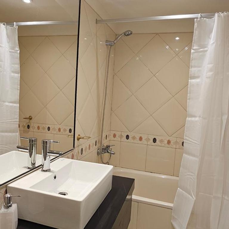 por mes, cerca del parque San Martín en complejo Vip - Apartamento - 23